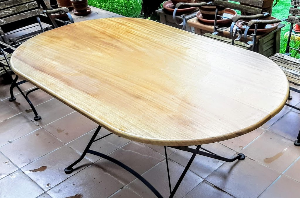 Mesa de madera de iroco